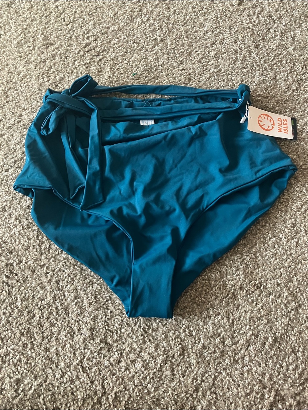 NWT Wild Isles swim Bottoms